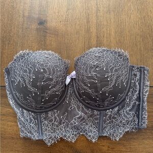 Victoria’s Secret Elegant Gray Lace Bra